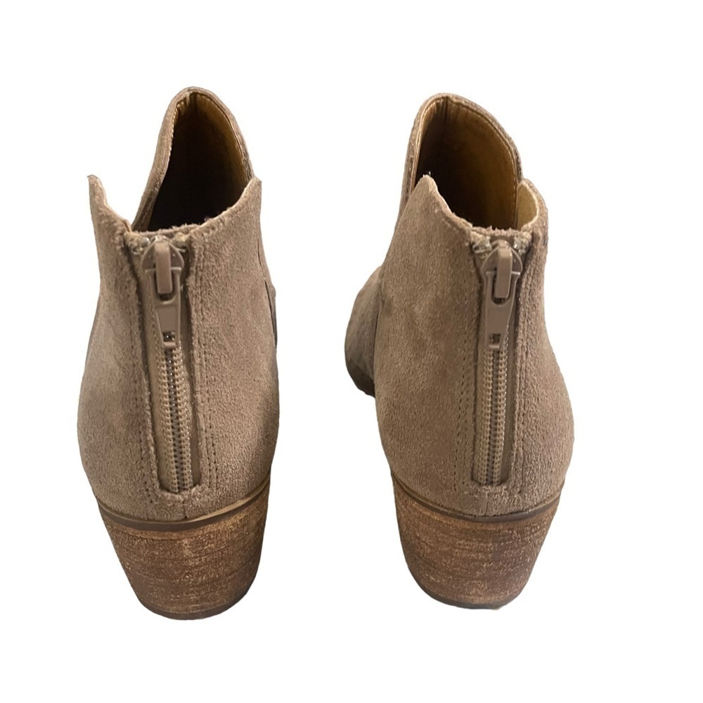 Susina Neutral Perforated Tan Suede Chunky Heel Ankle Booties Size 6.5 - Picture 10 of 13